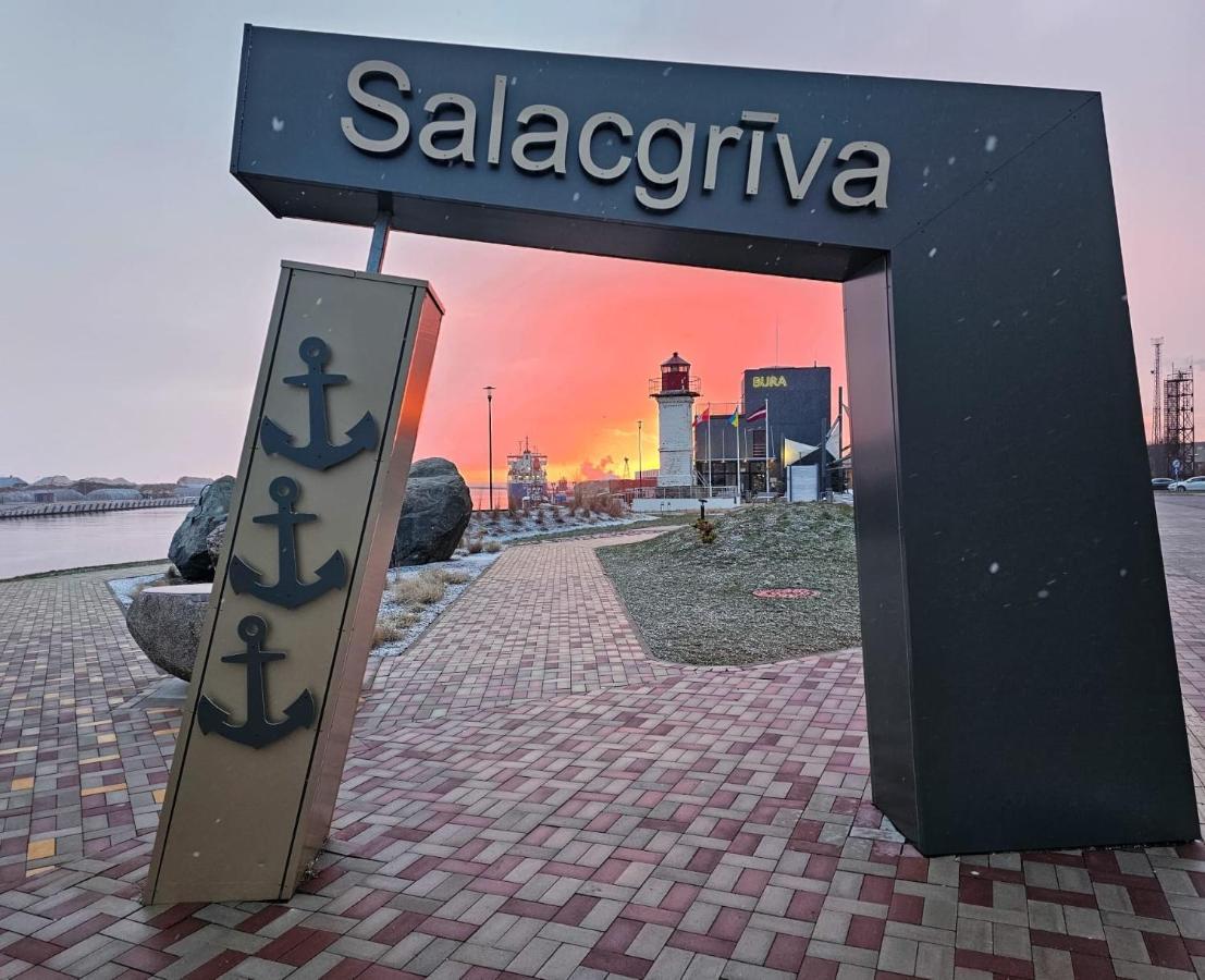 Dzivoklis Bocmana Laukums 2, Salacgrīva Extérieur photo